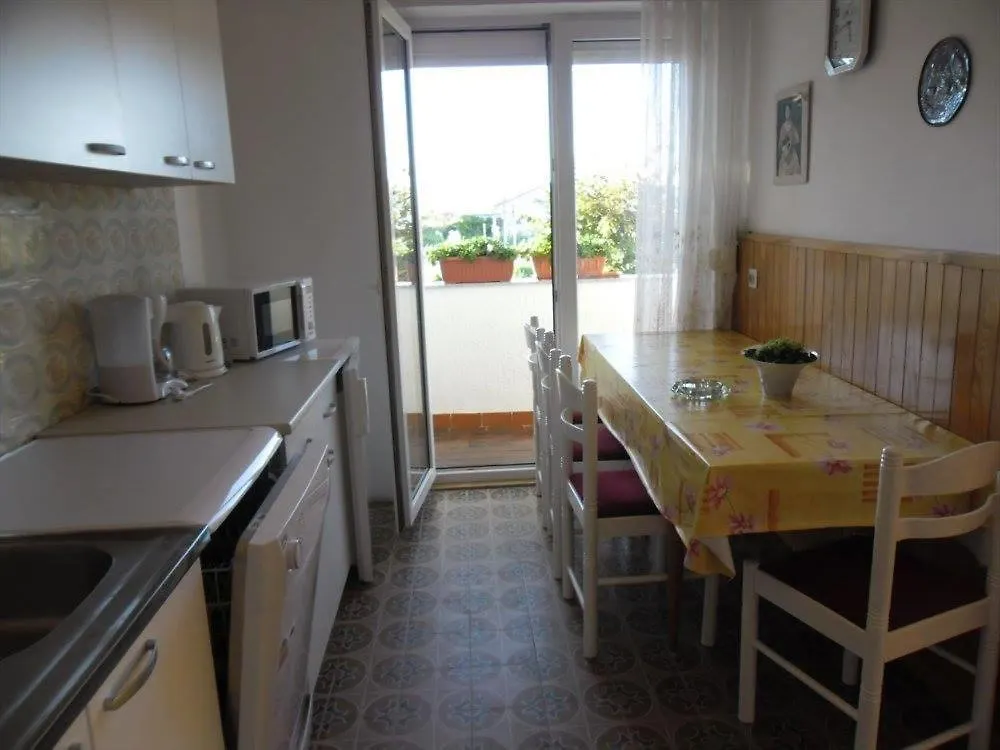 Apartments Josip 2830 Supetarska Draga Croatia