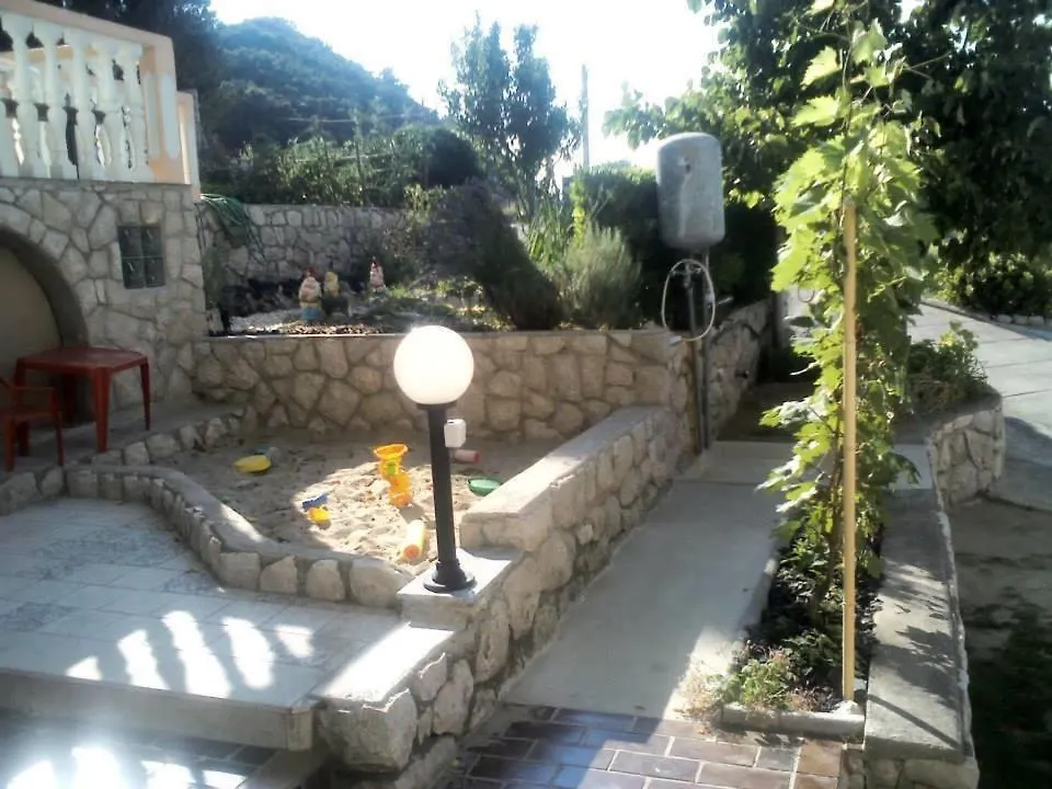 Apartments Josip 2830 Supetarska Draga