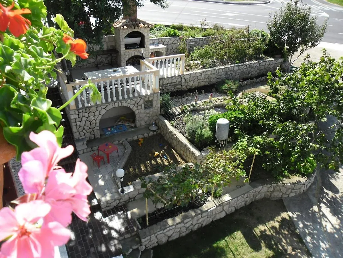 Apartments Josip 2830 Supetarska Draga Croatia