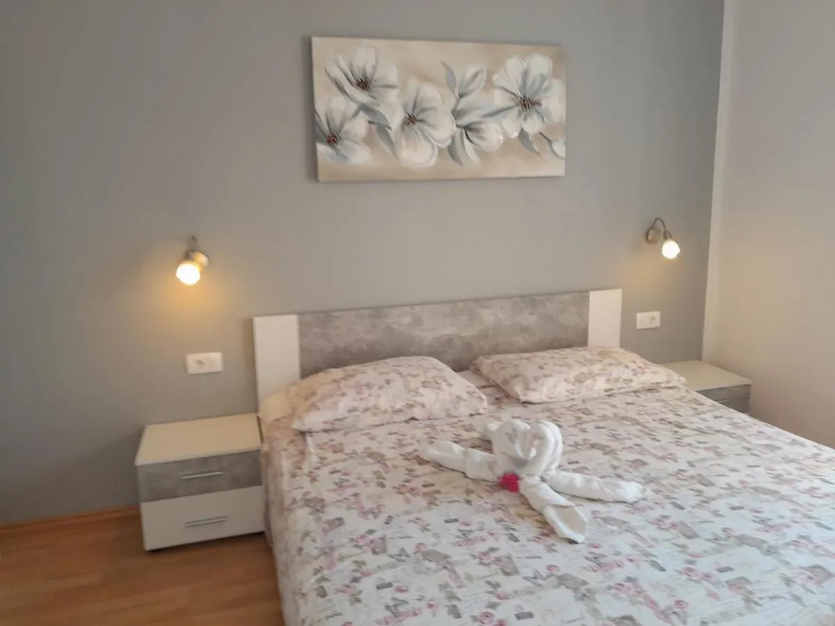 Apartments Josip 2830 Supetarska Draga