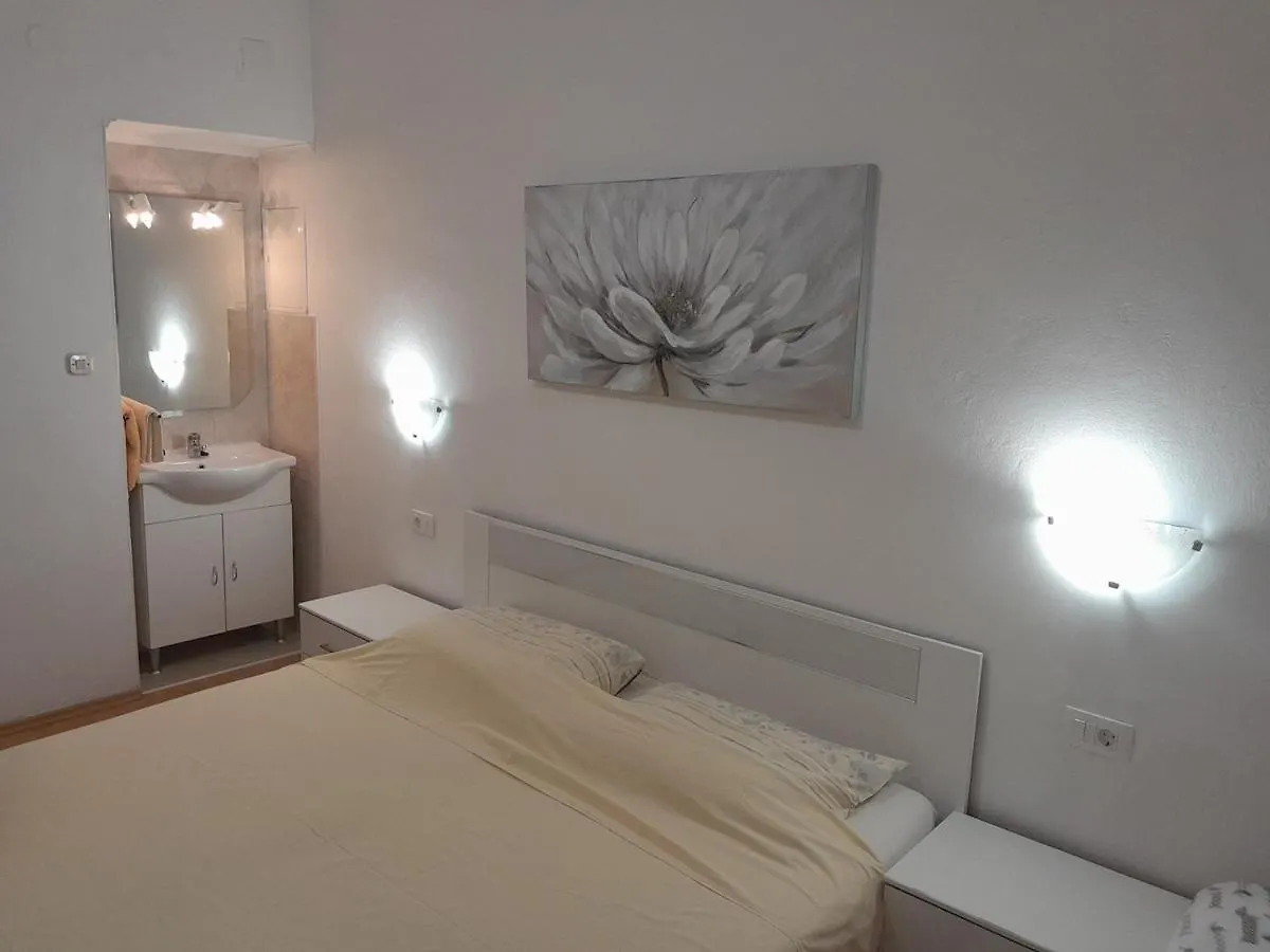 Apartments Josip 2830 Supetarska Draga