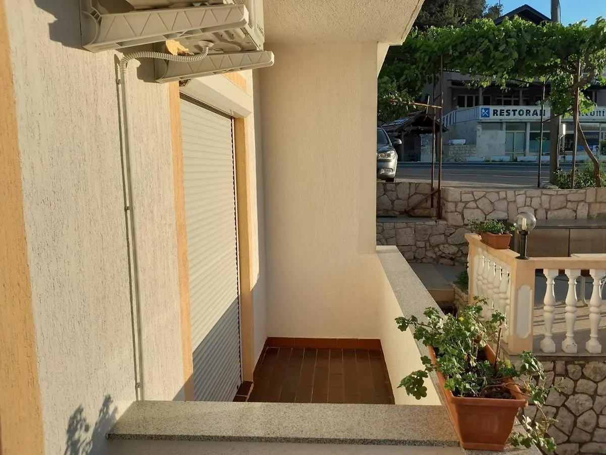 Apartments Josip 2830 Supetarska Draga