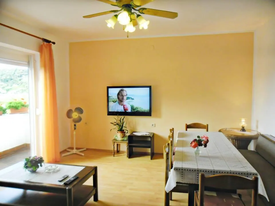 Apartments Josip 2830 Supetarska Draga Croatia
